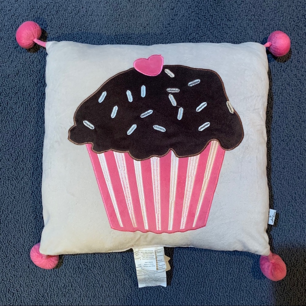 Cupcake pillow